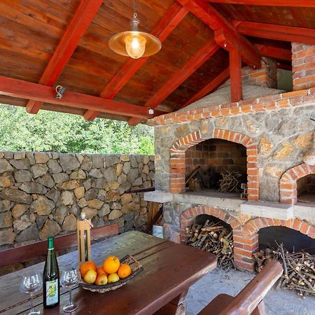 2 Bedroom Beautiful Apartment In Pinezici Exterior photo