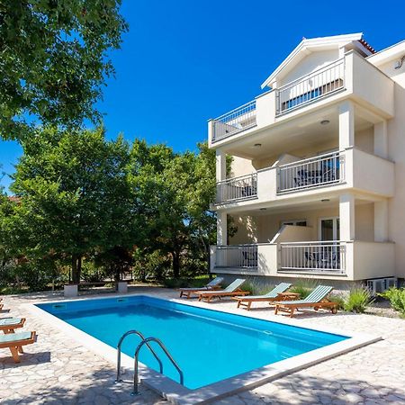 2 Bedroom Beautiful Apartment In Pinezici Exterior photo